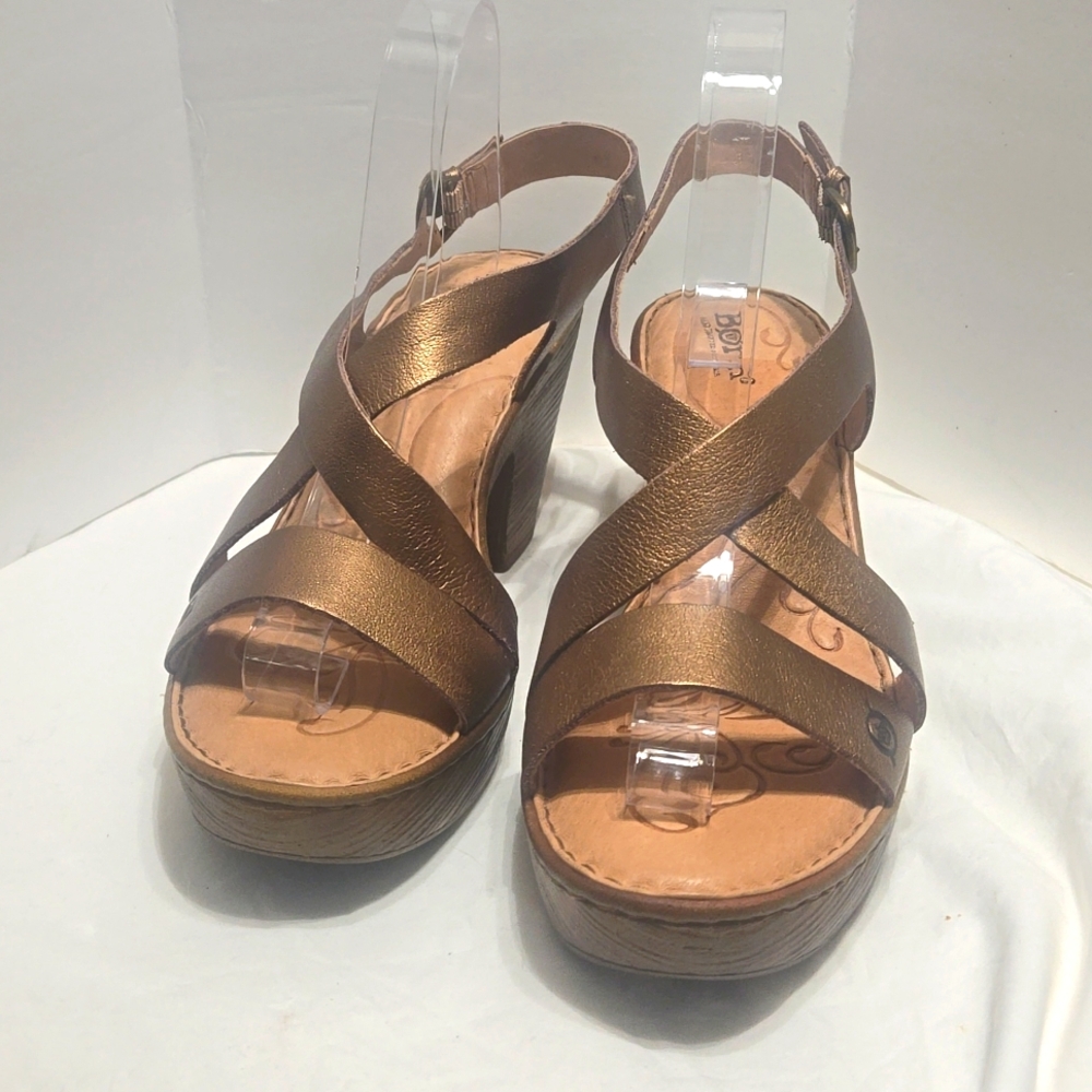 Born Tomar platform sandal bronze size 11 EUC